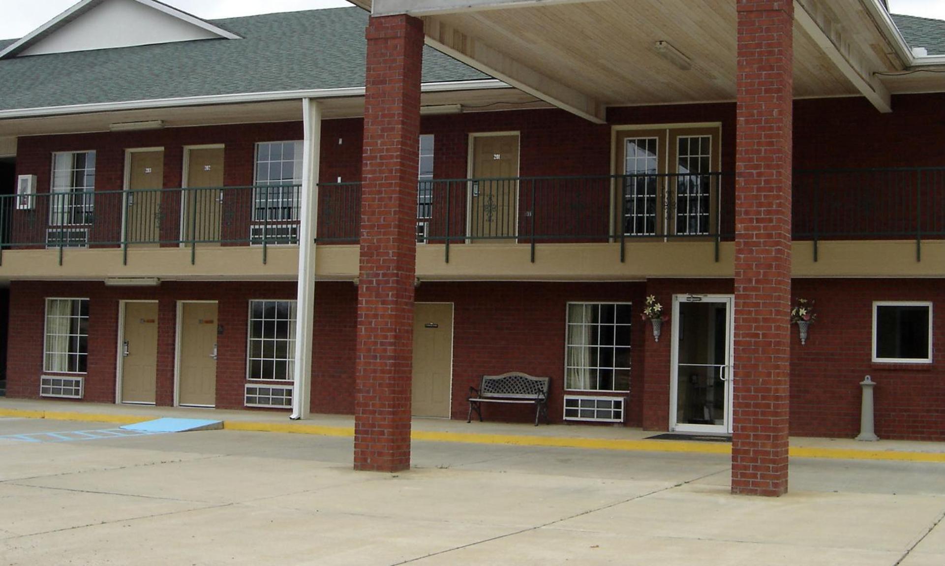 Homegate Inn Louisville Exterior foto